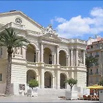 La Studette De L Opera
